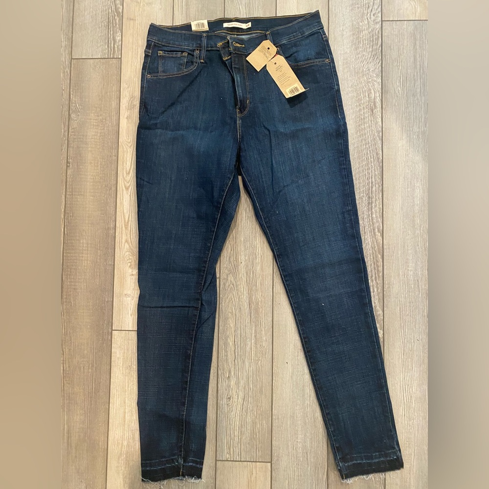 Levi’s High Rise Skinny jeans